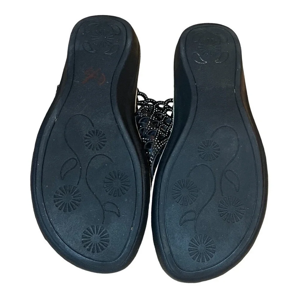 Berkley Jensen Womens Black Laser Cut‎ Rhinestone Wedge Thong Sandals Size 9.5